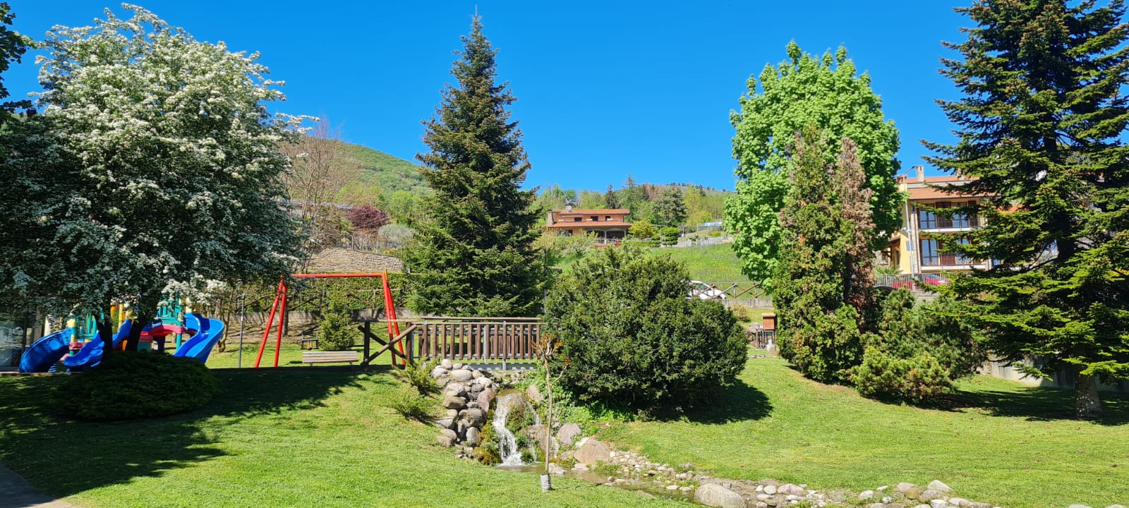 Il Parco è situato in località Mologno fra le Vie Mologno e Fonti.