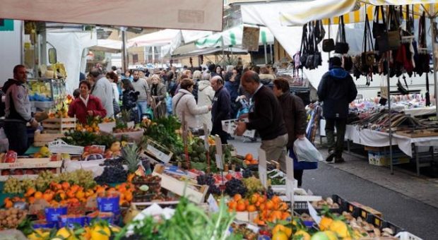 Riapertura del mercato settimanale