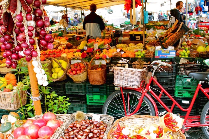 Immagine che raffigura Piazzale del mercato settimanale